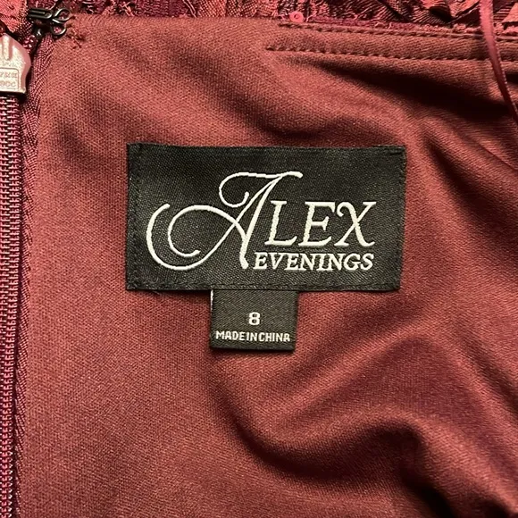 Alex Evenings Embellished Rosette Lace A-Line Gown Merlot Women Sz 8 hemmed NWOT