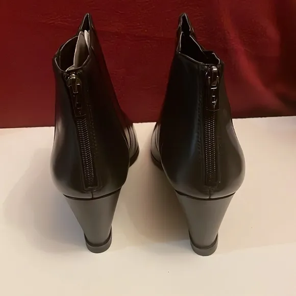 ALFANI, LEATHER NIB Calista black leather women's boots, wedge heels size 11M.