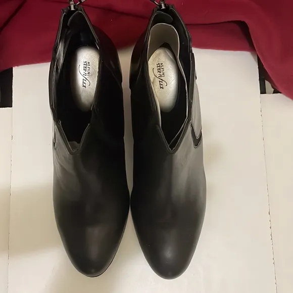 ALFANI, LEATHER NIB Calista black leather women's boots, wedge heels size 11M.