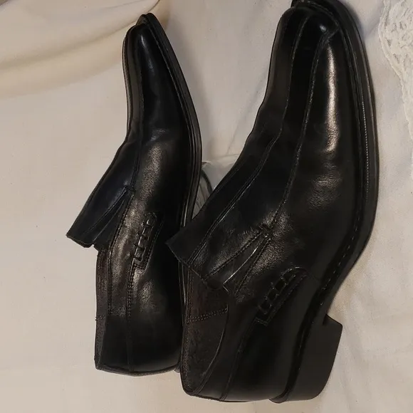 Alfani mens black leather slip on dress shoes,size 10.5