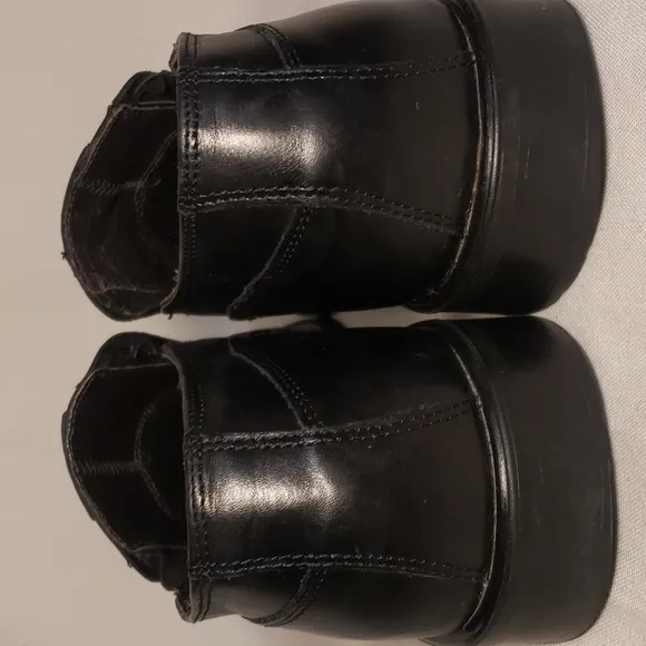 Alfani mens black leather slip on dress shoes,size 10.5