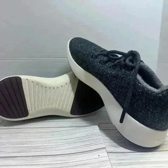Allbirds Dark Grey Mizzle Wool Runners Size 10 Men’s