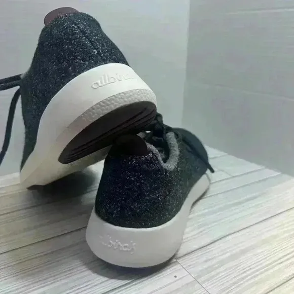 Allbirds Dark Grey Mizzle Wool Runners Size 10 Men’s