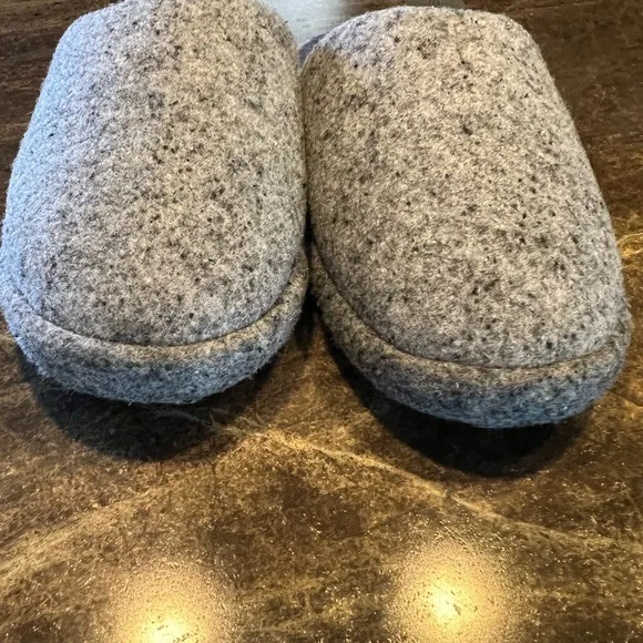 Allbirds Men’ 9-10 Women’s 10-11 Wool Dwellers slippers gray slides shoes