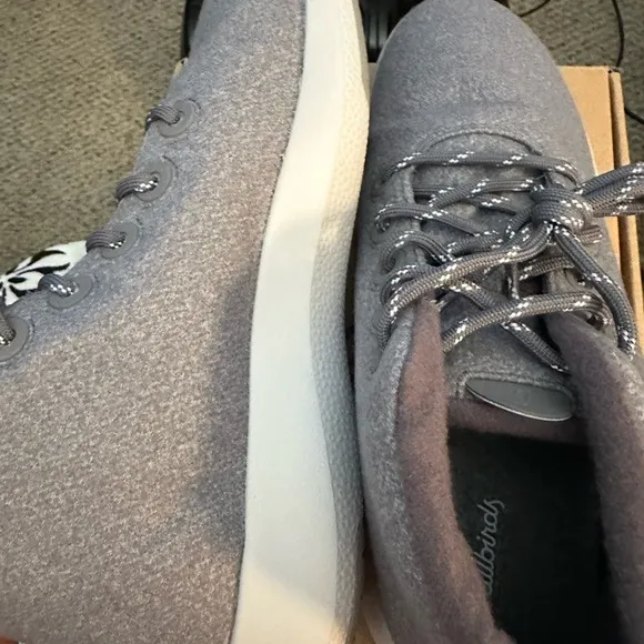 Allbirds women’s Wool Runner-Up Mizzle Light Gray high top shoes NIB