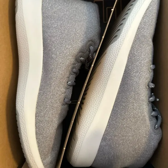 Allbirds women’s Wool Runner-Up Mizzle Light Gray high top shoes NIB