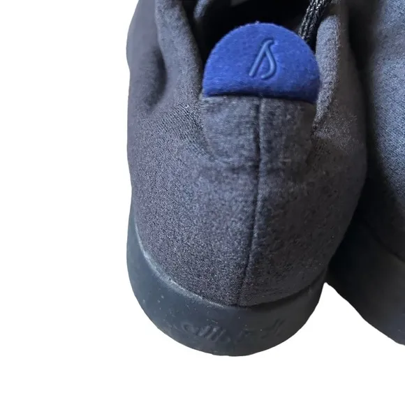 Allbirds X Outdoor Voices Wool Runners in Navy
