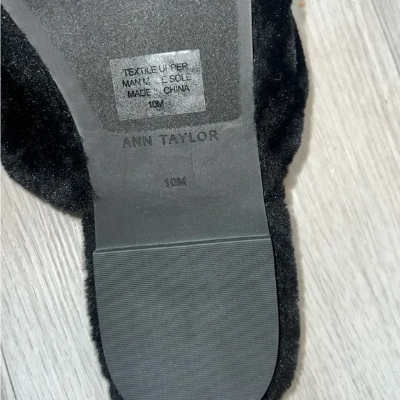 Ann Taylor Horsebit Fuzzy Slide new size 10
