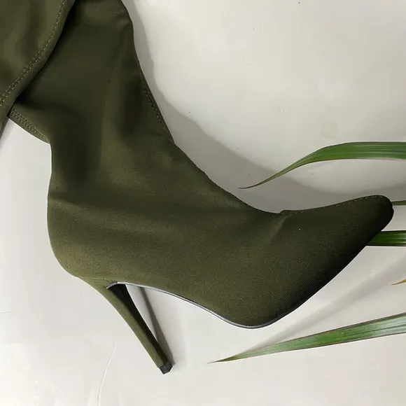 Anne Michelle over the knee stretch boots Olive green 7 NWT