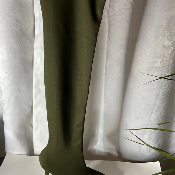 Anne Michelle over the knee stretch boots Olive green 7 NWT