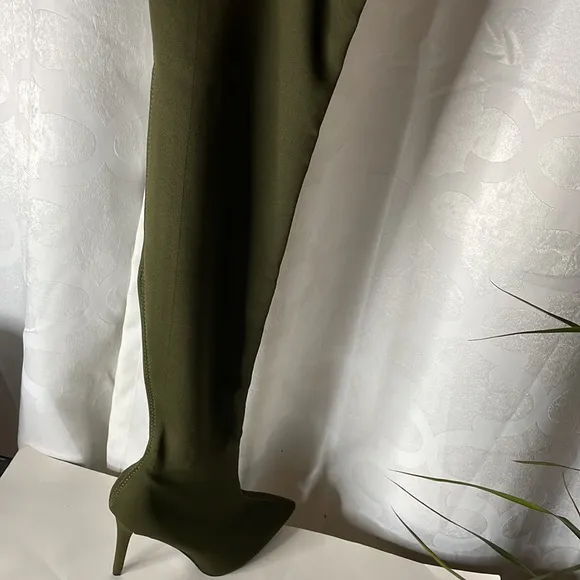Anne Michelle over the knee stretch boots Olive green 7 NWT