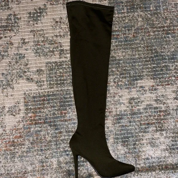 Anne Michelle over the knee stretch boots Olive green 7 NWT