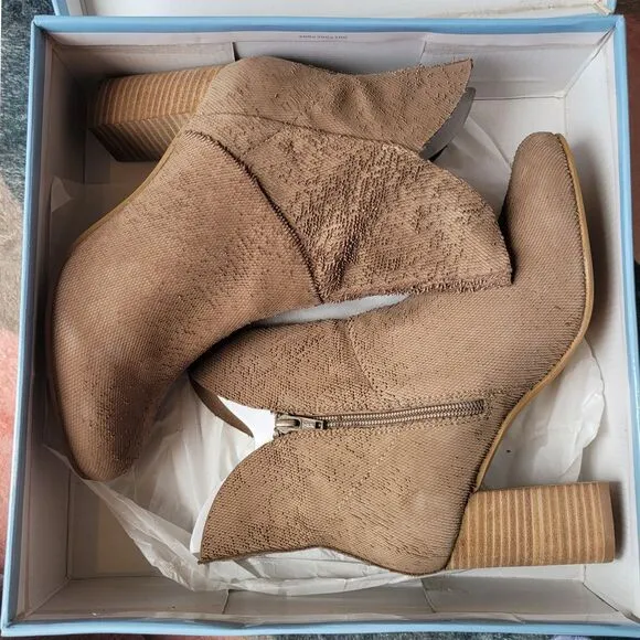 ANTHROPOLOGIE BOOTIES TAUPE SUEDE ANKLE BOOT NEW NIB 7 SEYCHELLES SHOES TEXTURED