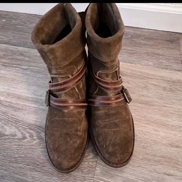 Anthropologie Matisse Prospector Leather Suede Boots size 7 Buckle Detail slouch