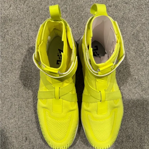 APL Men's Sneakers in Neon Yellow