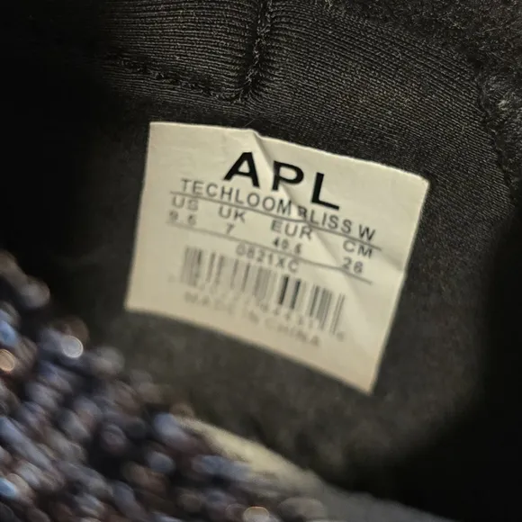 APL Techloom Bliss Knit Running Shoes Size 9.5