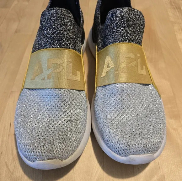 APL Techloom Bliss Knit Running Shoes Size 9.5