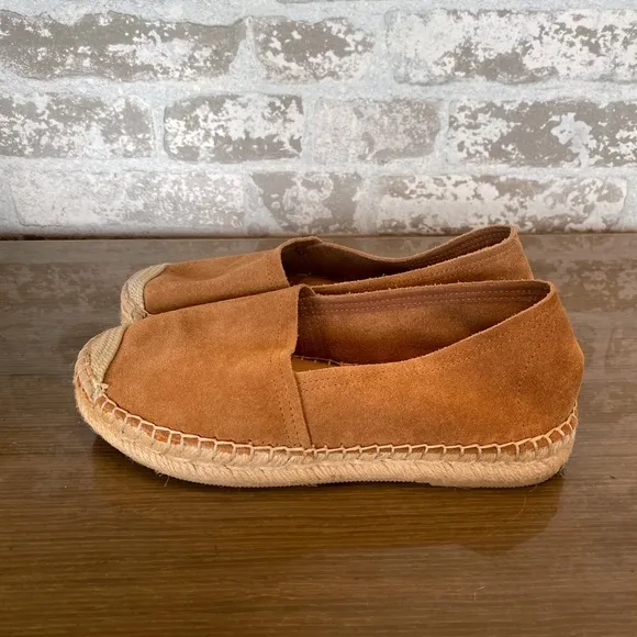 Aqua eather slip on Sz 5