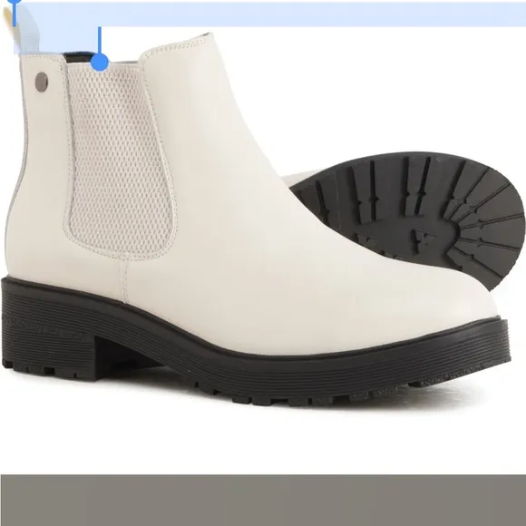 AquaDiva Alesse Chelsea Boots - Leather water resistant NWT