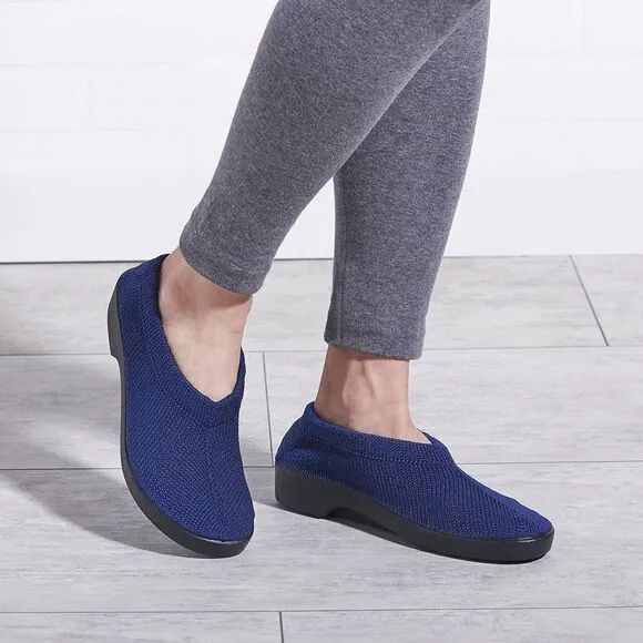 ARCOPEDICO Women’s Softs 09/1061 Navy Knit Slip-Ons in the Size 41 EU/9.5-10 US