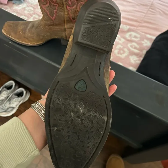 Ariat Brown Round up square toe cowboy boots