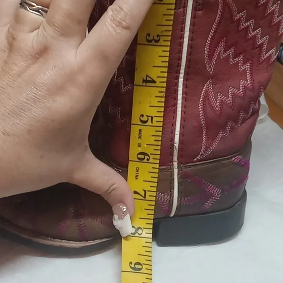 Ariat girls cowboy boots size 11