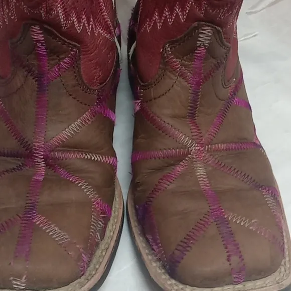 Ariat girls cowboy boots size 11