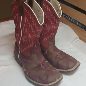 Ariat girls cowboy boots size 11