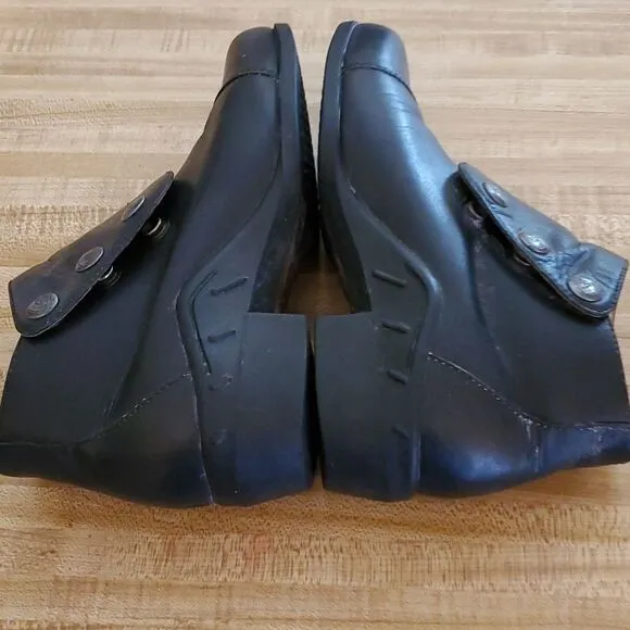 ARIAT leather ankle boots size 5.5