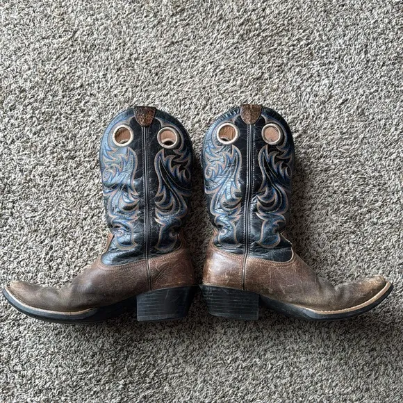 Ariat Men’s 8.5 Sport Square Toe Cowboy Boot Western Leather