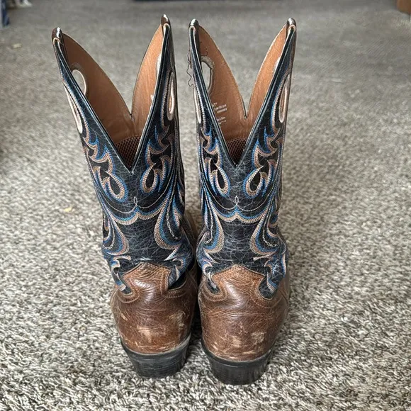 Ariat Men’s 8.5 Sport Square Toe Cowboy Boot Western Leather