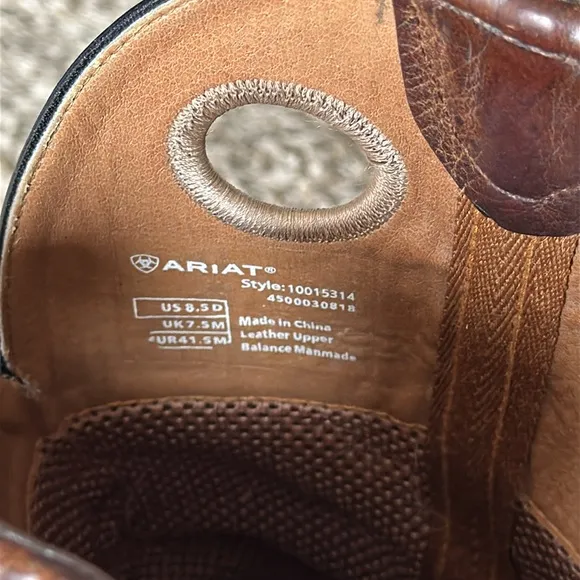 Ariat Men’s 8.5 Sport Square Toe Cowboy Boot Western Leather
