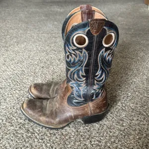 Ariat Men’s 8.5 Sport Square Toe Cowboy Boot Western Leather