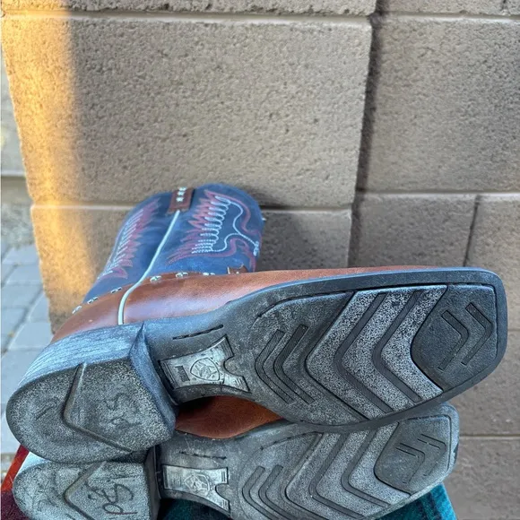Ariat  Men's Cowboy Boots leather 11 b shoes