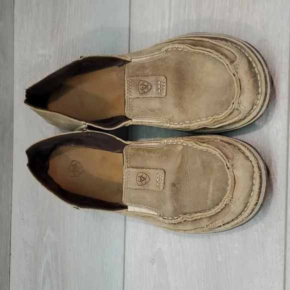 Ariat Womens Leather Bomber Cruiser Loafer Slip on shoes sz 8.5B