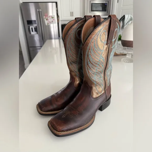 Ariat Women’s Round Up Western Boots Broad Square Toe Dark Brown Copper Gold 6B