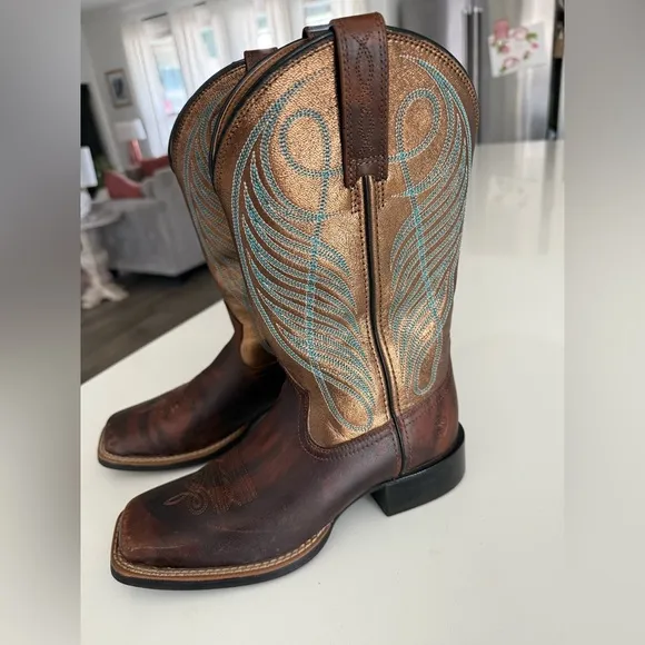 Ariat Women’s Round Up Western Boots Broad Square Toe Dark Brown Copper Gold 6B