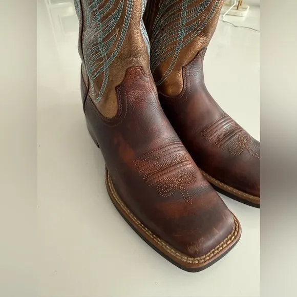 Ariat Women’s Round Up Western Boots Broad Square Toe Dark Brown Copper Gold 6B