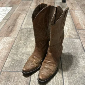 Ariat Women’s Wing Tip Leather Western‎ Boots