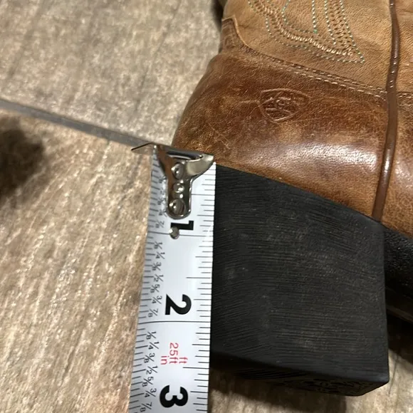 Ariat Women’s Wing Tip Leather Western‎ Boots