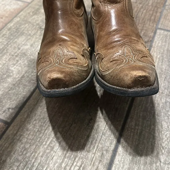 Ariat Women’s Wing Tip Leather Western‎ Boots