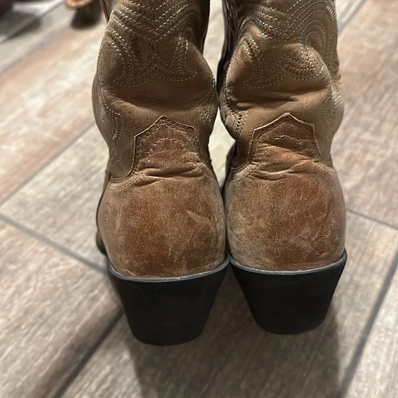 Ariat Women’s Wing Tip Leather Western‎ Boots