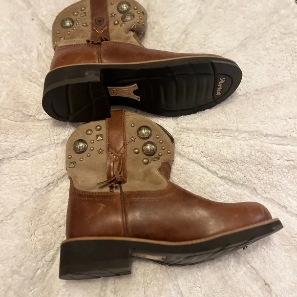 Ariat Youth Round toe boots
