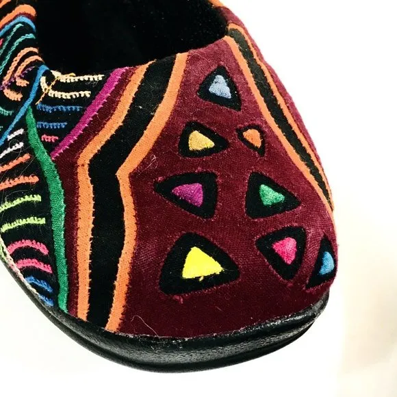 Arte Kuna Colombia Women's EU 38 (US 7.5) Hand Made Slip On Shoes Kuna Print