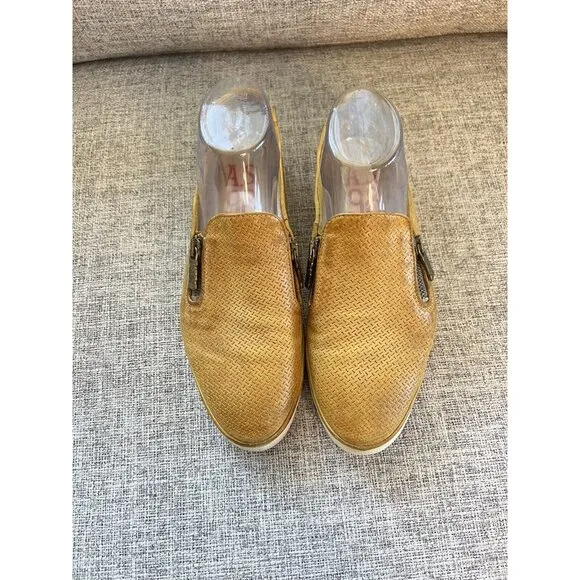 A.S.98 Sneakers Women’s US 8.5 Mustard Leather Distressed Casual Boho City