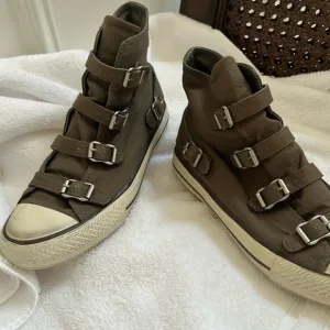 Ash Sneakers