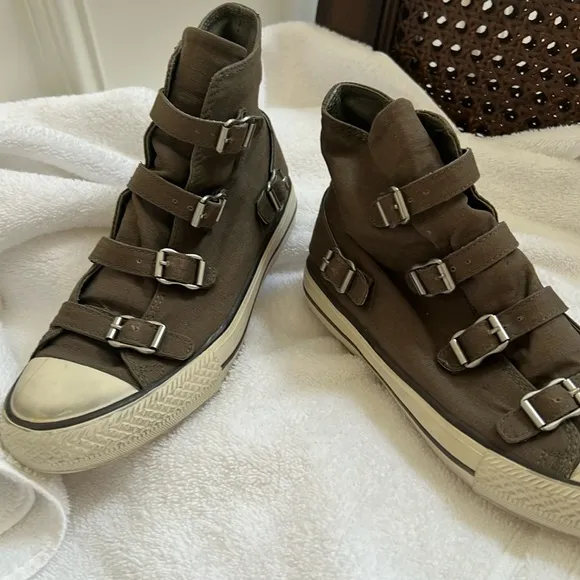Ash Sneakers