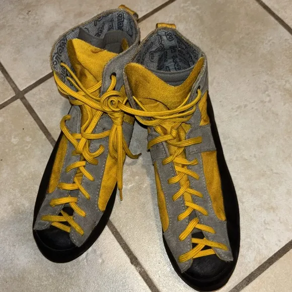 Asolo Climbing Shoes - Gray and Yellow women’s size 7.5