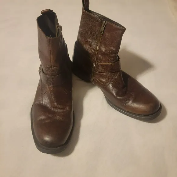 Aston Grey Leather &quot;Landon&quot; Cognac Harness Buckle Boots Size 9