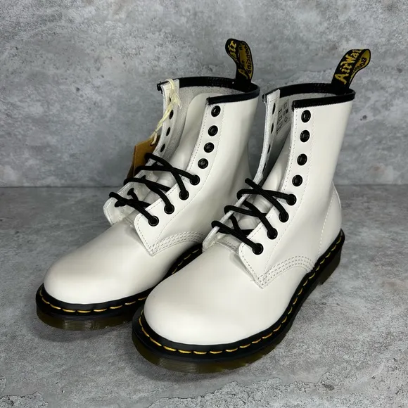 Authentic Dr Doc Martens Boots Women Sz US 6 White Combat AirWair 11821 Lace Up